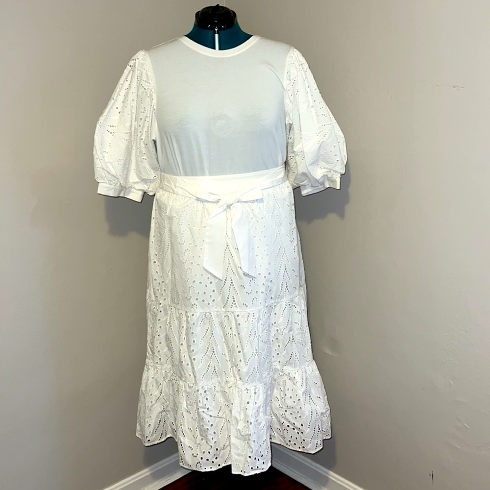 NWT Luxury Eyelet Skirt Set, XXL